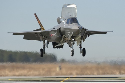 F-35B jest najbardziej skomplikowaną, a więc i najdroższą wersją Lightninga II / Zdjęcie: USMC