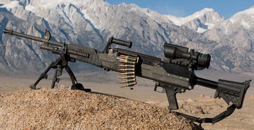 Nieprzypadkowo zdjęcia reklamowe nowego karabinu maszynowego rozwijanego przez GDATP - Lightweight Medium Machine Gun (LWMMG) przedstawiają broń na tle gór. W końcu to specyfika walk w Afganistanie zachęciła General Dynamics do prac nad konstrukcją zasilaną nabojem 8,6 mm x 63 (.338 Norma Magnum)