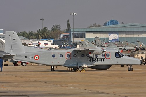 Jeden z Do-228 indyjskiej marynarki wojennej. Samoloty tego typu stacjonują już w nowej bazie. W miarę jej rozbudowy dołączą maszyny wymagające dłuższego pasa startowego / Zdjęcie: mamboccv.com