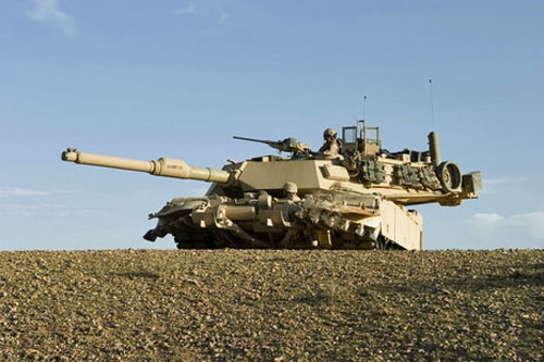 Zamówienia na produkcję i modernizację czołgów Abrams od dawna są przedmiotem sporu między dowództwem US Army i Kongresem. Politycy naciskali na kontynuowanie produkcji i modernizację obecnych M1A1 do wersji M1A2 SEP. Dowództwo armii uznało, że bardziej racjonalne będzie finansowanie prac nad nową generacją Abramsów, niż zamawianie kolejnych czołgów / Zdjęcie: GDELS