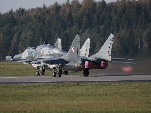 Start pary samolotów MiG-29 z 1. Bazy Lotnictwa Taktycznego