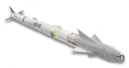 Kierowany pocisk rakietowy powietrze-powietrze AIM-9X jest w seryjnej produkcji od 2004, a jego najnowsza wersja AIM-9X2 od 2011 / Zdjęcie: Raytheon