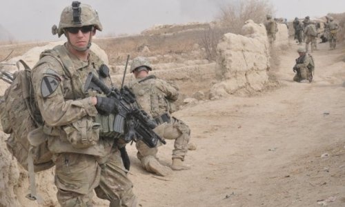 Na zdjęciu żołnierze z 1st Stryker Brigade Combat Team, 25. Dywizji Piechoty w czasie pieszego patrolu na południu prowincji Kandahar / Zdjęcie: US Army