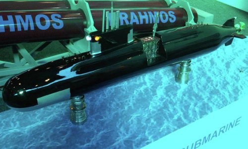 Model okrętu podwodnego uzbrojonego w pociski BrahMos / Zdjęcie: RP Defense 