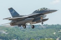 Oblot F-16 z zasobnikiem Legion