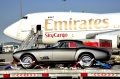 Emirates przewozi samochody 