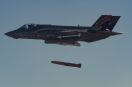 F-35A zrzuca JSM