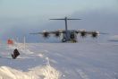 A400M za kołem podbiegunowym 