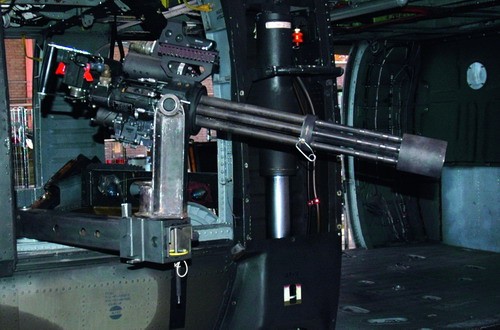 <span>M134G zamocowany na podstawie śmigłowcowej w UH-60 z Gwardii Narodowej / Zdjęcie: NG via Garwood Industries