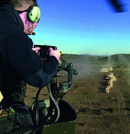 Pokaz możliwości wielolufowej broni systemu Gatlinga, strzelającej z szybkostrzelnością 50 pocisków na sekundę / Zdjęcie: Dillon Aero