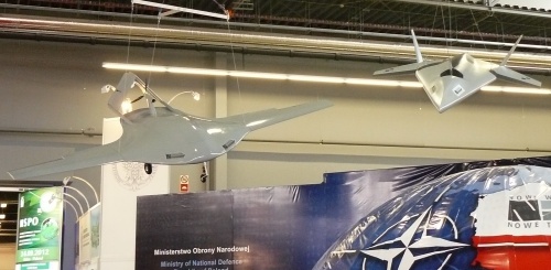 Projekty polskich bezzałogowych systemów latających prezentowane na stoisku MON na MSPO
