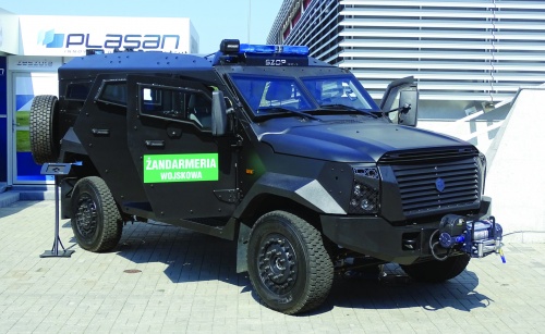 Prezentowana na MSPO wersja pojazdu Szop (Plasan Sasa SandCat 4x4), pomimo barw Żandarmerii Wojskowej i polskiej nazwy, nie jest jeszcze ostateczną wersją oczekiwaną przez Oddział Zabezpieczenia ŻW / Zdjęcie: Remigiusz Wilk