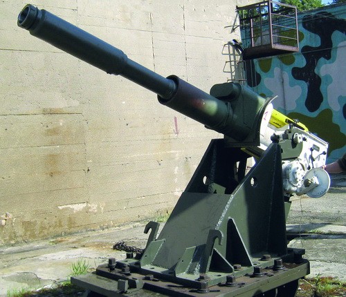 120-mm moździerz systemu MAHSW na stoisku prób Ośrodka Badań Dynamicznych Wojskowego Instytutu Technicznego Uzbrojenia (WITU) w Stalowej Woli