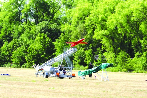 Najnowsza platforma latająca jest znacznie większa i cięższa od poprzedniej generacji (JET1). Nowa konstrukcja wymagała gruntownego przebudowania wyrzutni startowej oraz optymalizacji algorytmów sterujących /Zdjęcia: ITWL