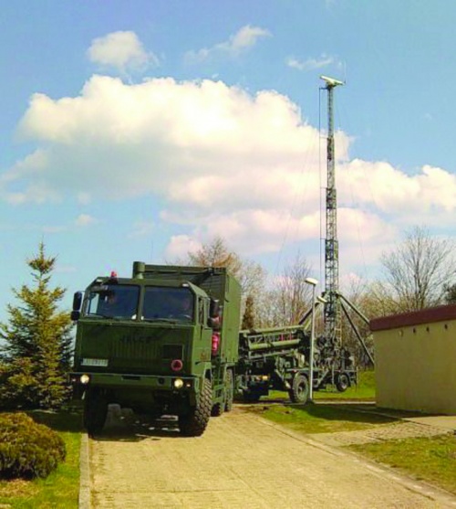 Radar RM-100 podczas odbioru 8 kwietnia 2016 w Rozewiu. Tego dnia przekazano wszystkie trzy zamówione urządzenia tego typu / Zdjęcie: ZZWT