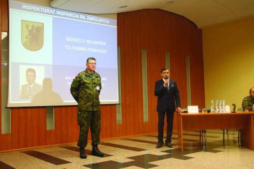 Konferencje otworzył gen. dyw. Dariusz Łukowski, a moderatorem był tradycyjnie Krzysztof Pytlarz / Zdjęcie: Michał Jarocki