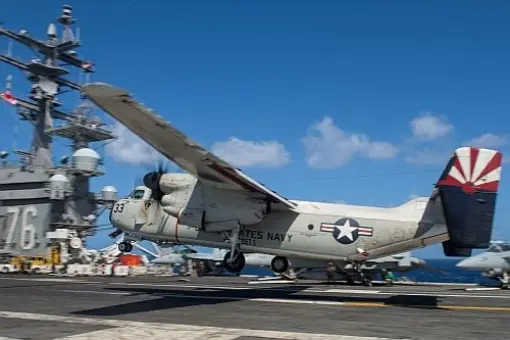 USN rozszerza poszukiwania załogi C-2A