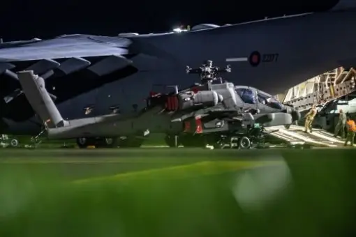 Pierwsze brytyjskie AH-64E dostarczone 