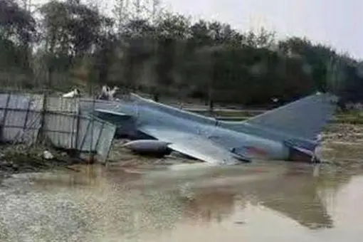 Rozbił się chiński myśliwiec J-10S