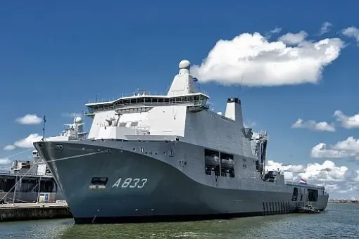 Powrót HNLMS Karel Doorman