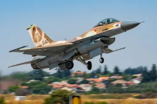 Jak remontowano zatopione F-16C