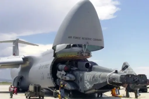 Początek modernizacji C-5A