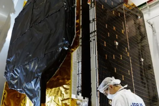 EchoStar 105 w drodze na kosmodrom
