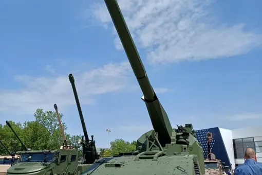Eurosatory 2026: dalekonośna armatohaubica RCH 155 tracked LORAS