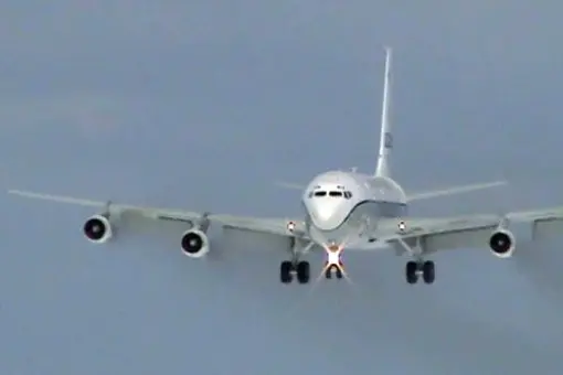 Amerykański OC-135B nad Syberią