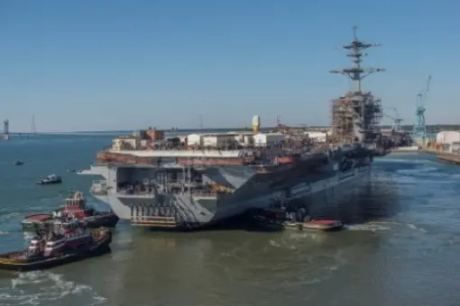 USS Abraham Lincoln w połowie przeglądu
