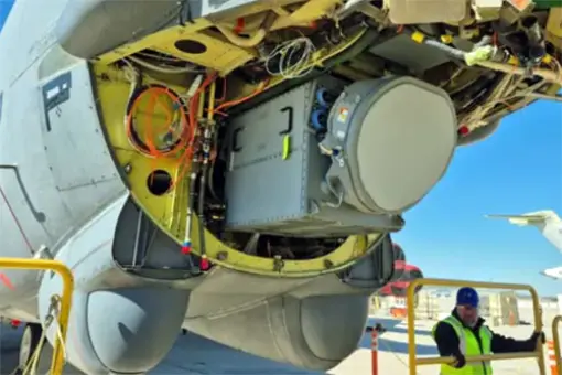 Pierwszy B-52 z radarem AESA AN/APQ-188