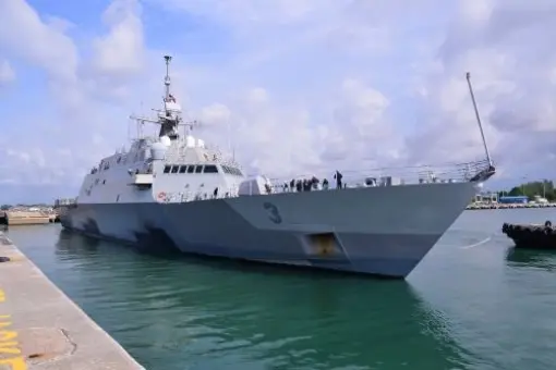 USS Fort Worth wraca do San Diego