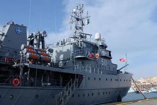 ORP Czernicki w drodze do La Spezia