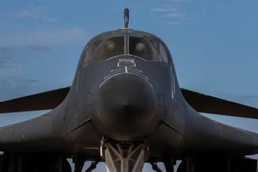 Pierwszy B-1B wznowił operacje