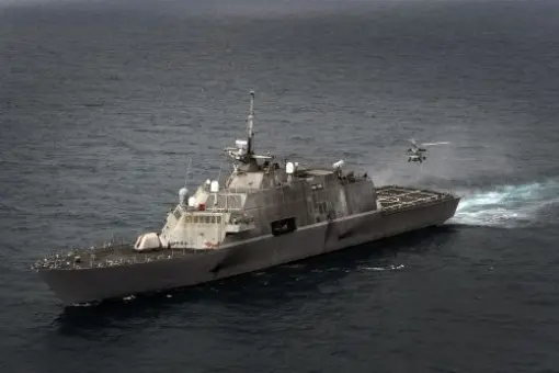 USS Detroit po testach