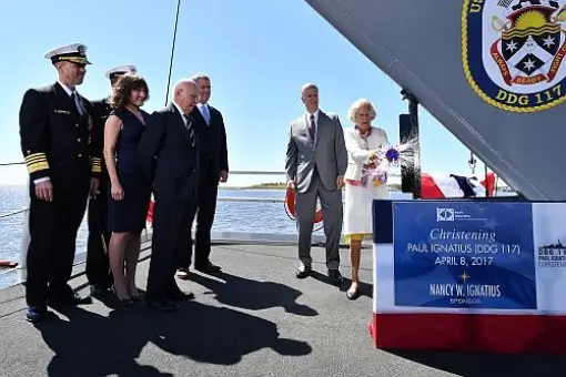 Chrzest USS Paul Ignatius