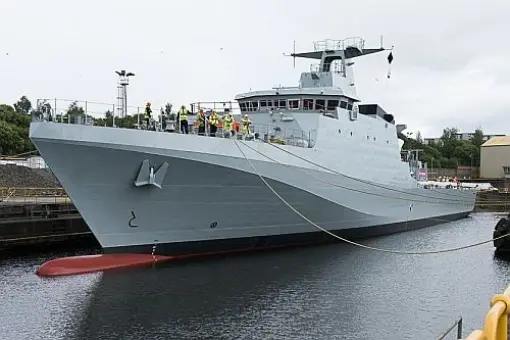 Prace wykończeniowe HMS Forth
