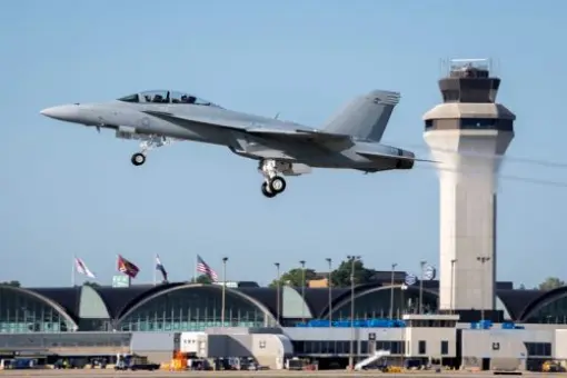 Pierwszy F/A-18 Block III dostarczony
