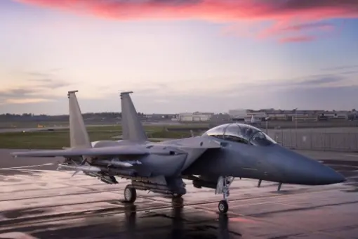 Kontrakt na F-15QA