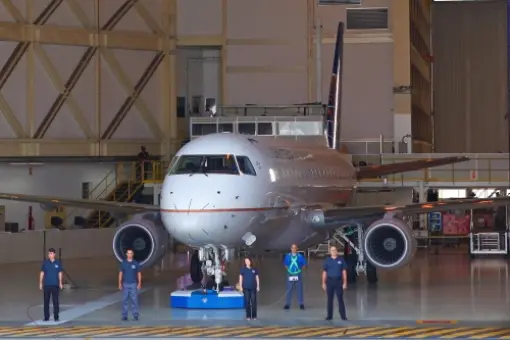 Oszczędny Embraer 175