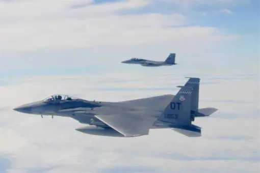 Rekordowy zasięg AIM-120