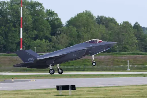 Pierwsze F-35A wylądowały w Łasku