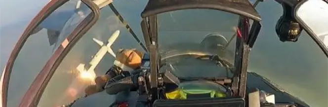 MiG-29 strzelają AGM-88 HARM