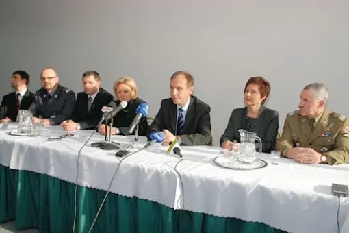 Zwolnienia w PZL Rzeszów, PZL w Mielcu wstrzymują zatrudnianie