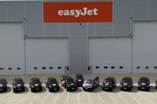 Elektryczne samochody easyJet