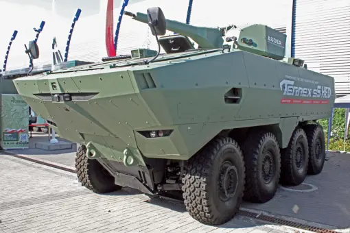 Terrex s5 z napędem hybrydowym HED