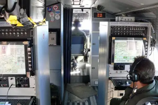 CN-235 z Turkami i Amerykanami nad Rosją