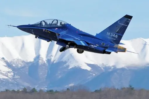 M-346 Master przekroczył barierę dźwięku