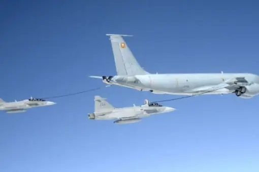 Tankowanie szwedzkich Gripenów