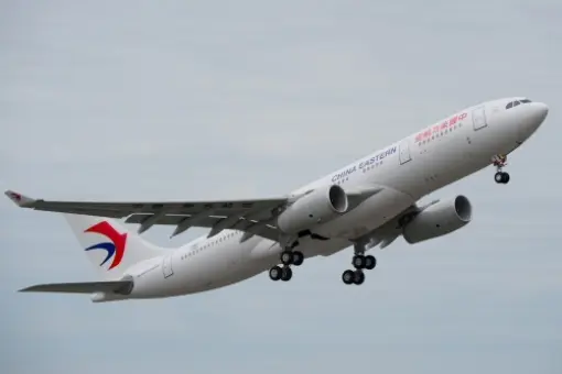 China Eastern odbierają 50. A330